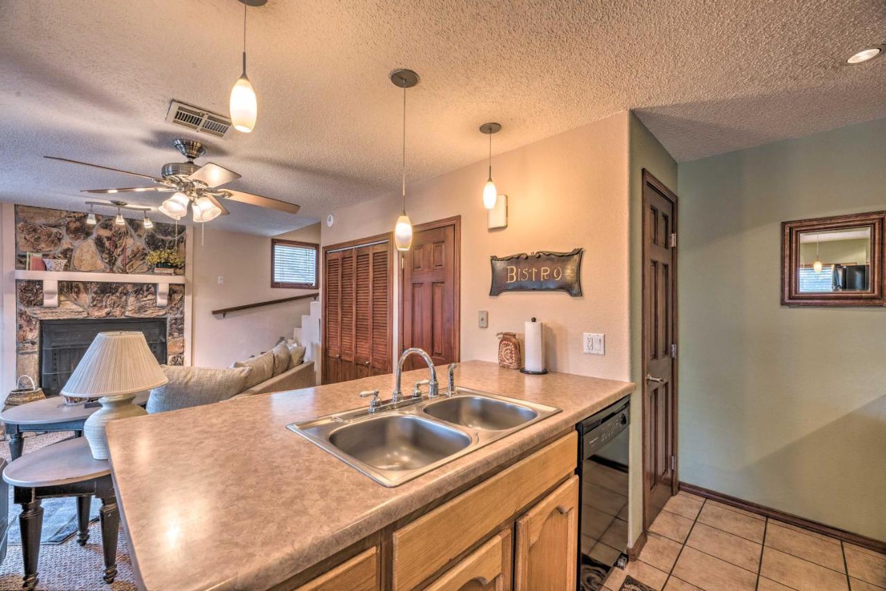 Condo With Hot Tub About 4 Miles To Ruidoso Winter Park! Exterior photo